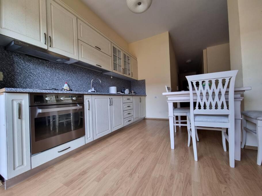 Family Apartment In Center Of Tiran Dış mekan fotoğraf