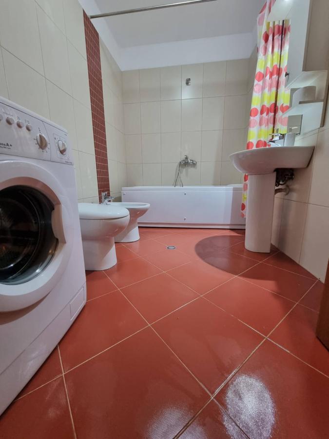 Family Apartment In Center Of Tiran Dış mekan fotoğraf